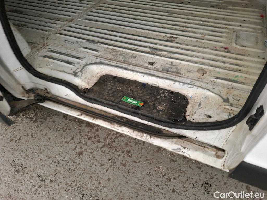  Renault  Trafic RENAULT  / 2014 / 4P / Fourgon tôlé &FG GCF L1H1 1200 dCi 95 E6 #48