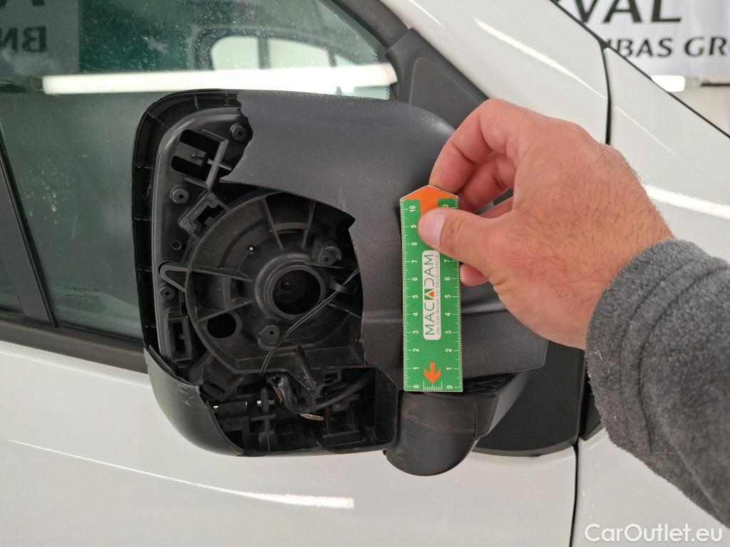  Renault  Trafic RENAULT  / 2014 / 4P / Fourgon tôlé &FG GCF L1H1 1200 dCi 95 E6 #46