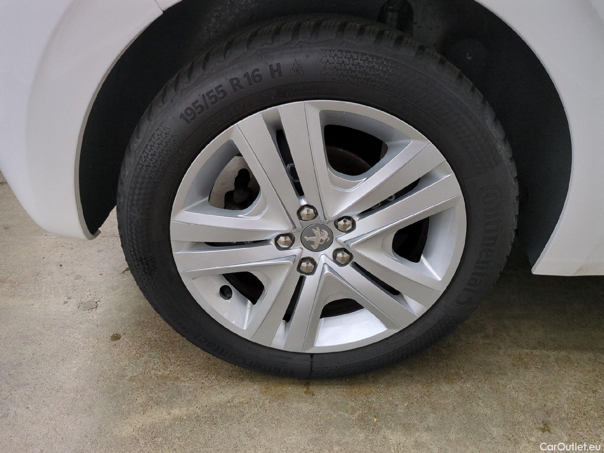  Peugeot  208  Allure Business 1.2 PureTech 110CV BVM5 E6 #4