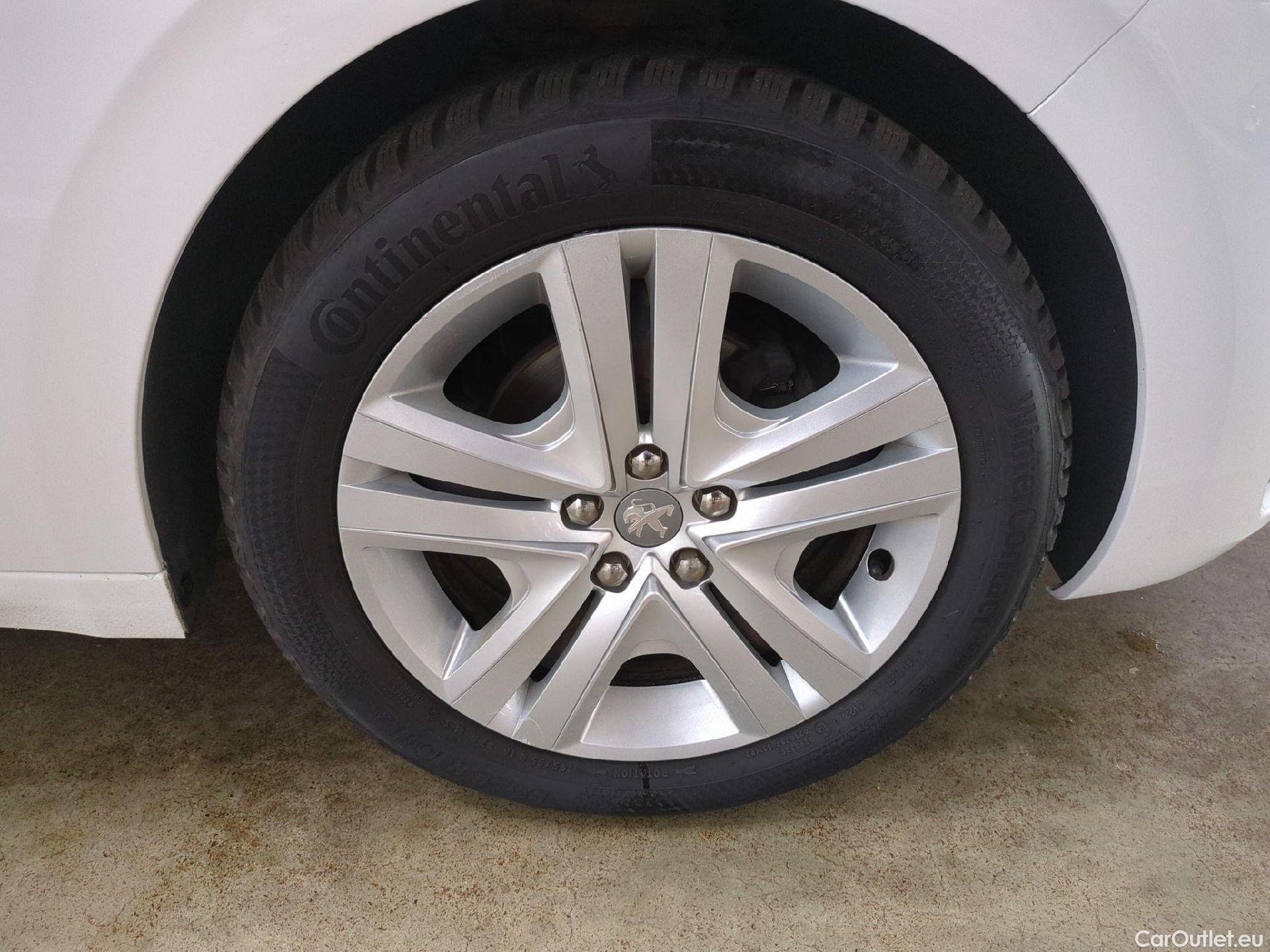 Peugeot  208  Allure Business 1.2 PureTech 110CV BVM5 E6 #5