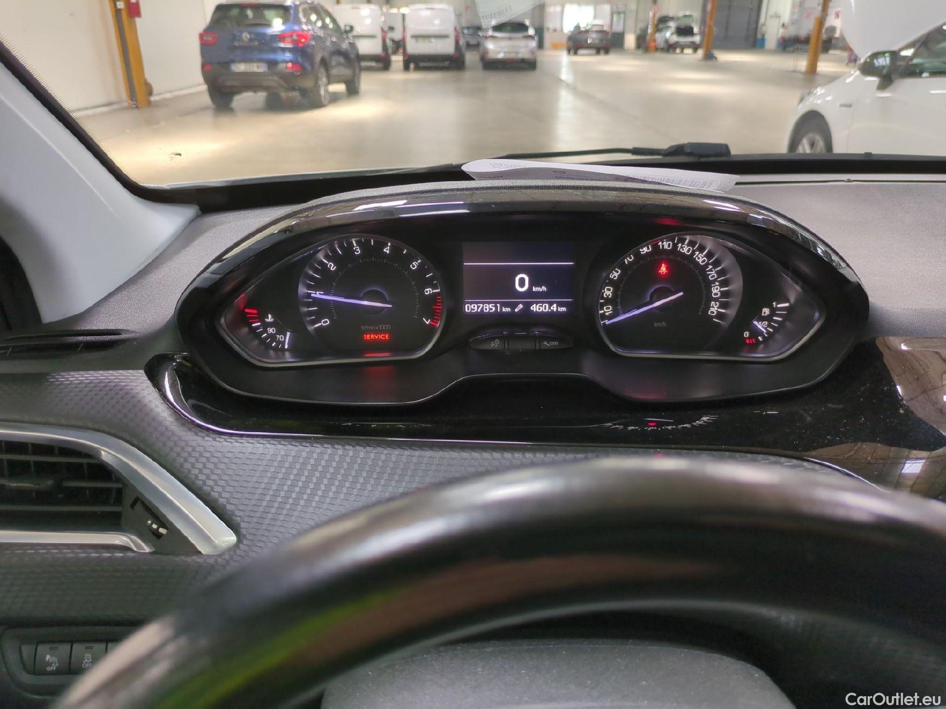  Peugeot  208  Allure Business 1.2 PureTech 110CV BVM5 E6 #1