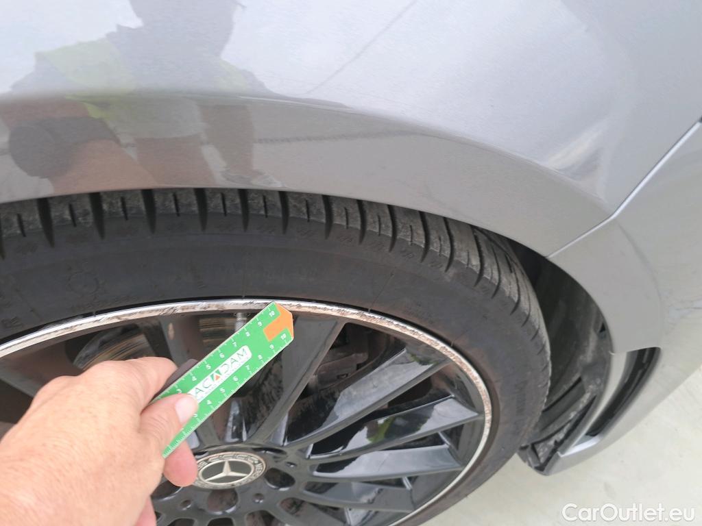  Mercedes  A-Klasse Clase A Sedán A 200 d (117.112)Premium-Pack AMG Line 150CV AT8 E6d #6