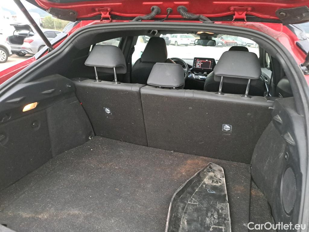  Toyota  C-HR TOYOTA  / 2019 / 5P / todoterreno 2.0 180H Advance #1