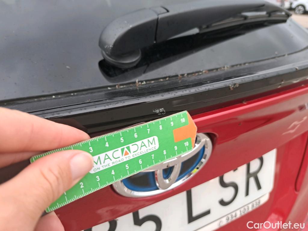  Toyota  C-HR TOYOTA  / 2019 / 5P / todoterreno 2.0 180H Advance #39