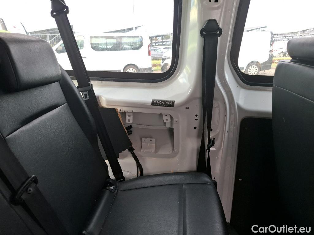  Peugeot  Expert  Kombi L3 2.0 HDi 150CV BVM6 9 Sieges E6dT #40