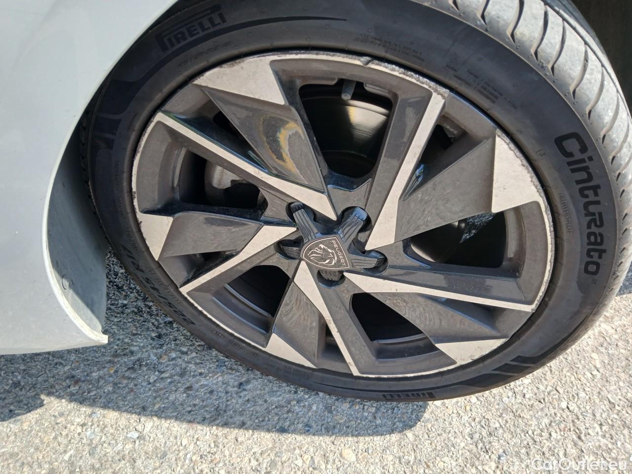  Peugeot  308  Allure Pack 1.2 PureTech 130CV MT6 E6d #14