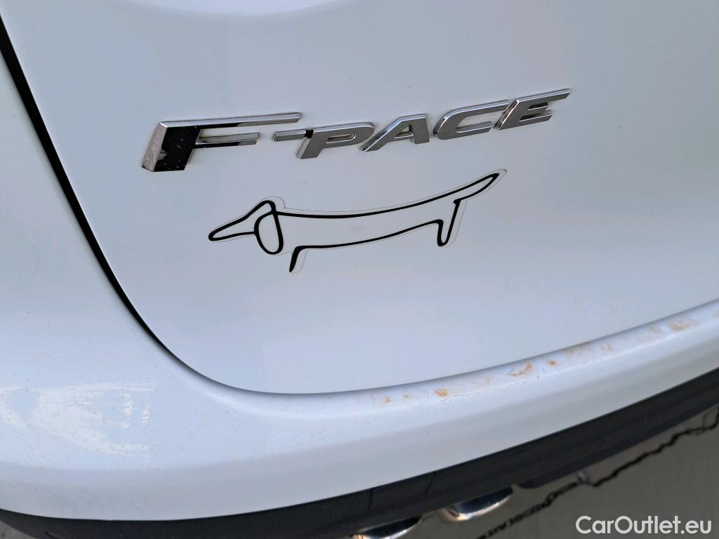  Jaguar  F-PACE JAGUAR  / 2015 / 5P / todoterreno 2.0L i4D AWD Automático Prestige #8