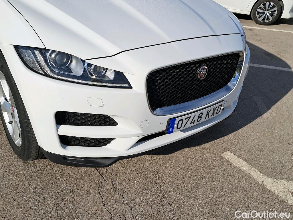 Jaguar  F-PACE JAGUAR  / 2015 / 5P / todoterreno 2.0L i4D AWD Automático Prestige #3