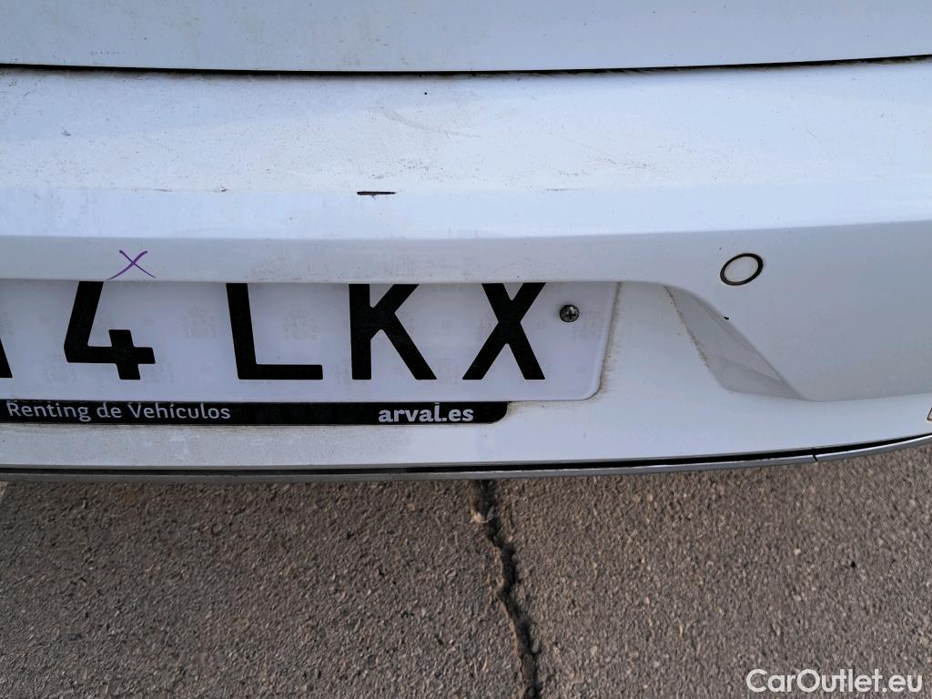  Volkswagen  Golf  VII Berlina e-35kWh #8