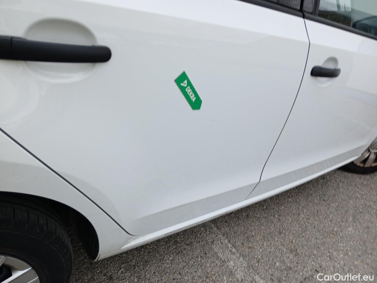  Land Rover  Discovery VOLKSWAGEN e-up! / 2016 / 5P / berlina con portón 61kW (83CV) #36