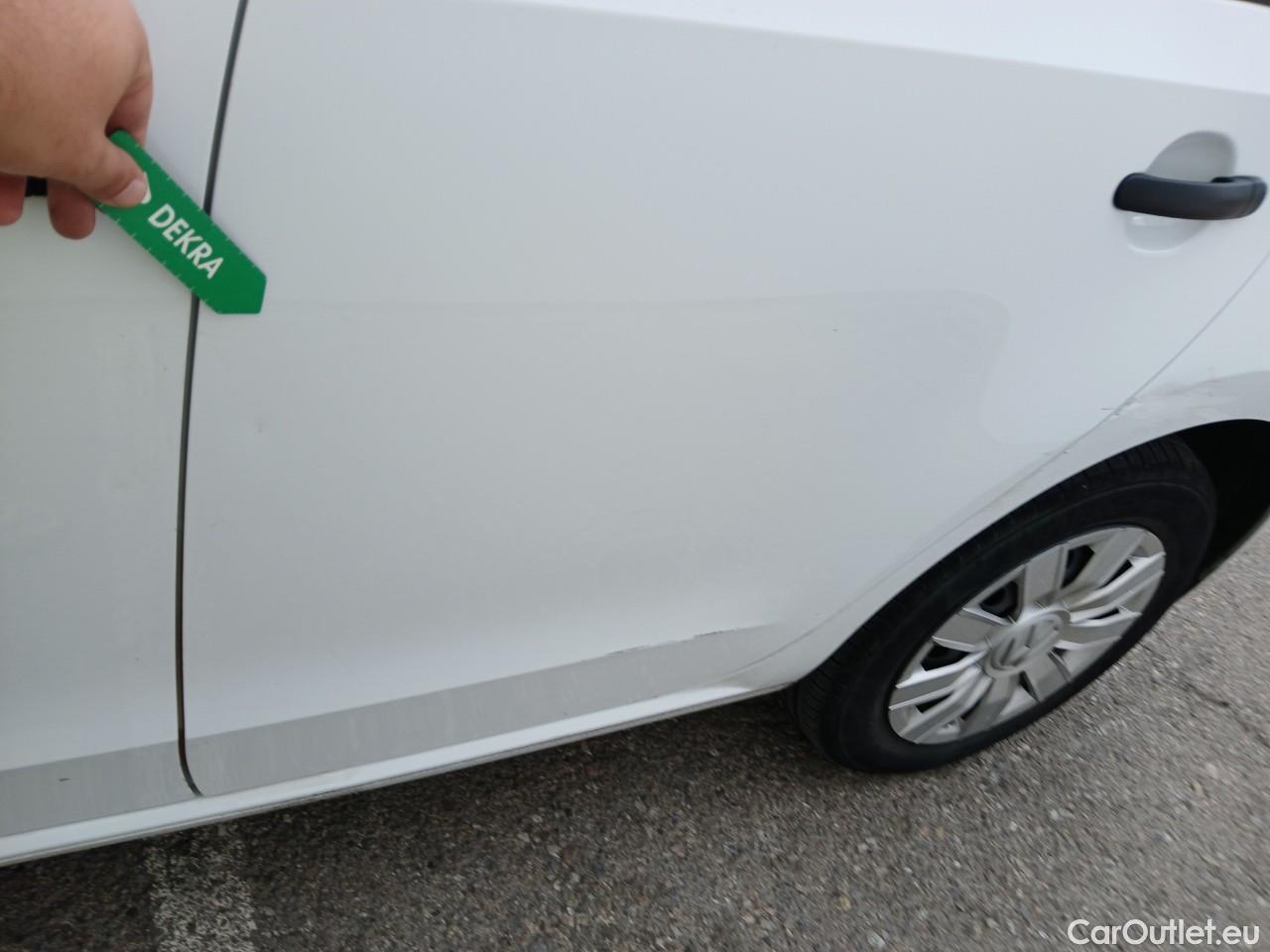  Land Rover  Discovery VOLKSWAGEN e-up! / 2016 / 5P / berlina con portón 61kW (83CV) #22