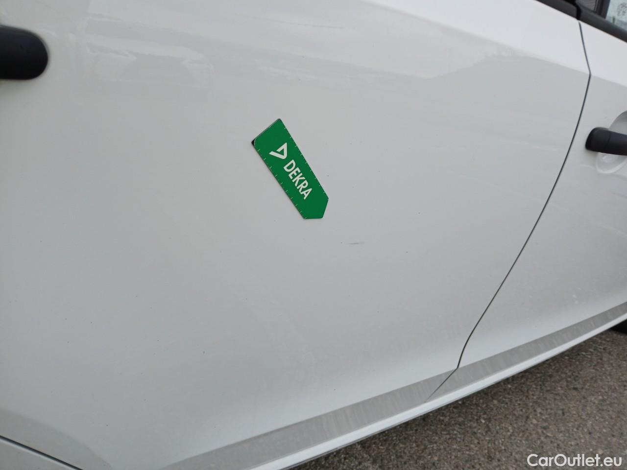  Land Rover  Discovery VOLKSWAGEN e-up! / 2016 / 5P / berlina con portón 61kW (83CV) #35