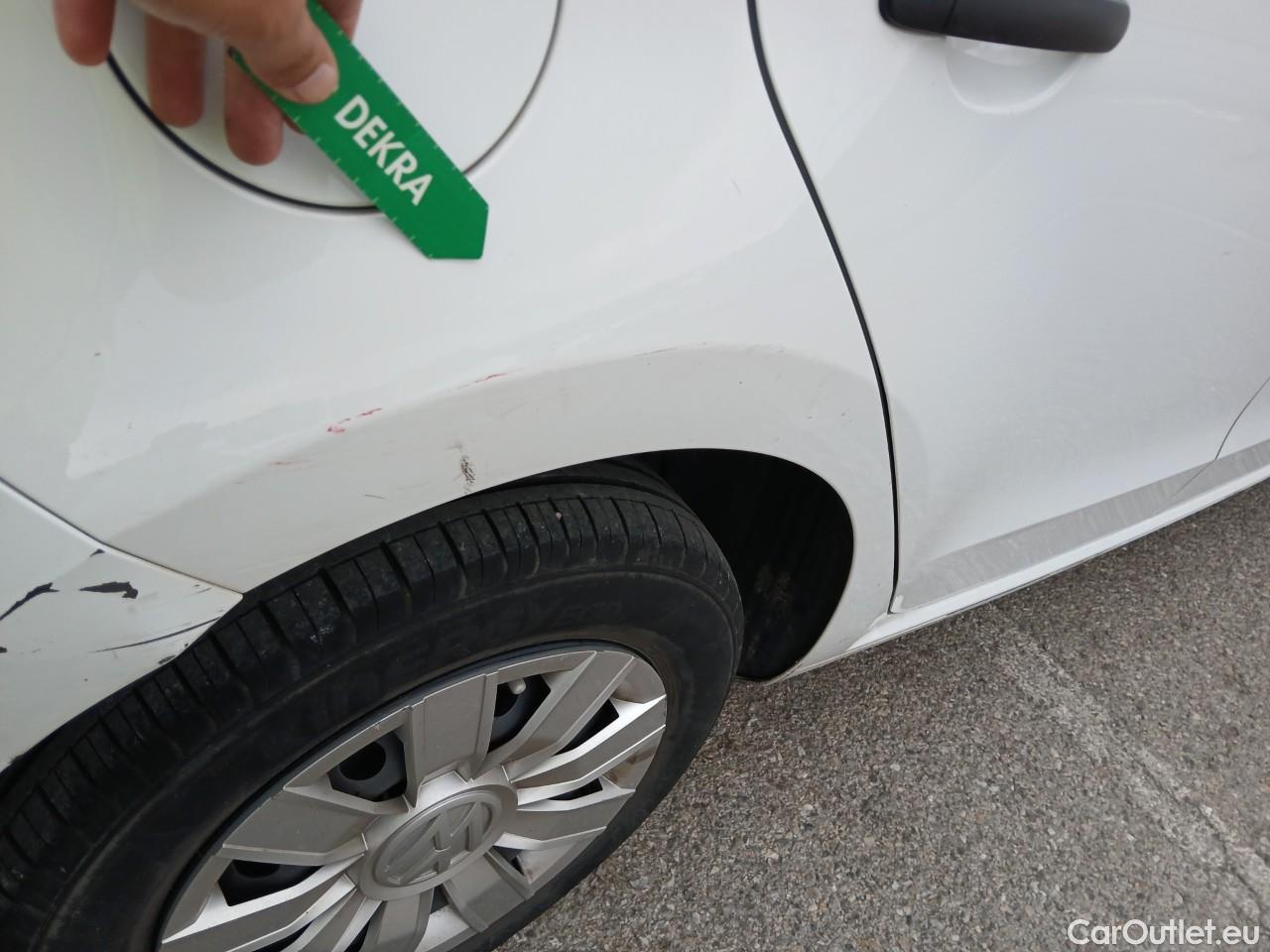  Land Rover  Discovery VOLKSWAGEN e-up! / 2016 / 5P / berlina con portón 61kW (83CV) #32