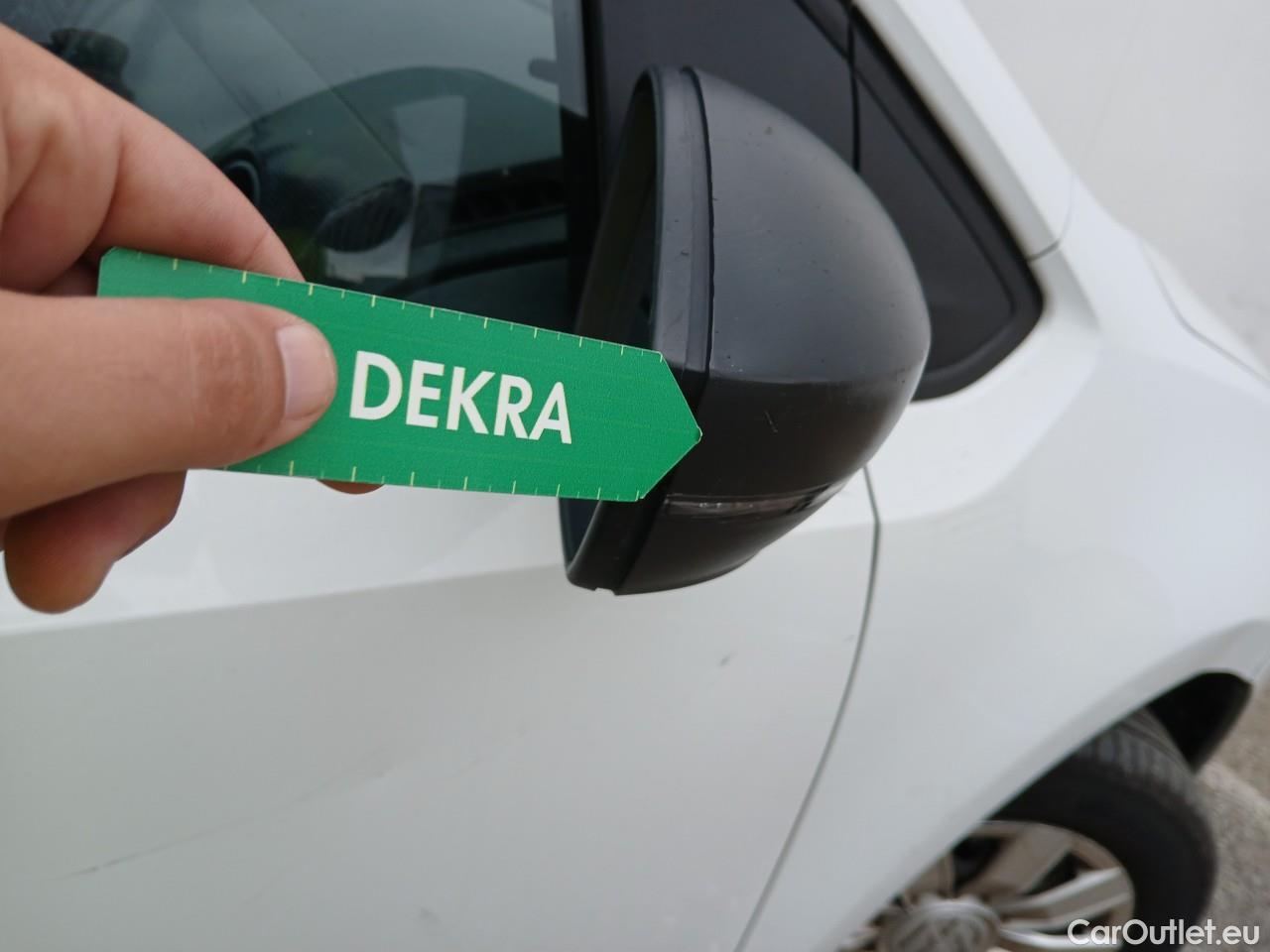  Land Rover  Discovery VOLKSWAGEN e-up! / 2016 / 5P / berlina con portón 61kW (83CV) #41