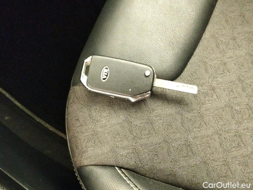  KIA  Niro  Drive Plug-In Hybrid 1.6 AT6 E6d #1