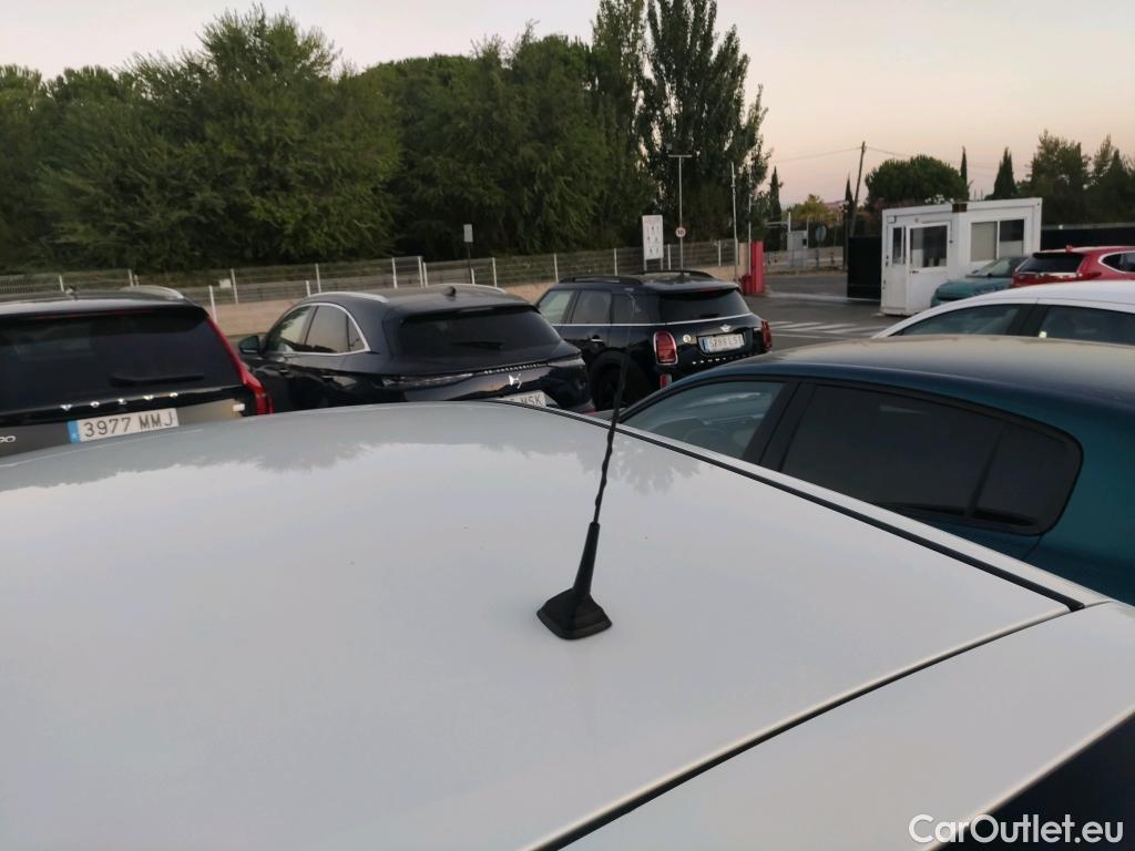  Nissan  Leaf NISSAN  / 2017 / 5P / berlina con portón 40kWh Acenta #45