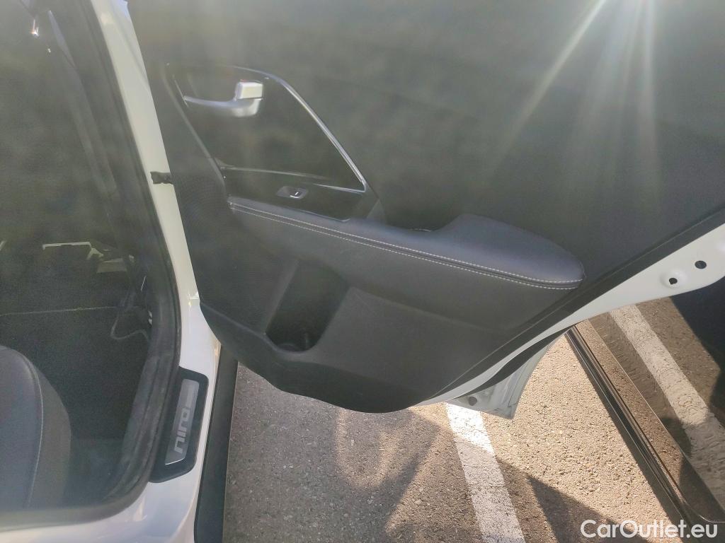  KIA  Niro  Emotion Plug-In Hybrid 1.6 AT6 E6d #11