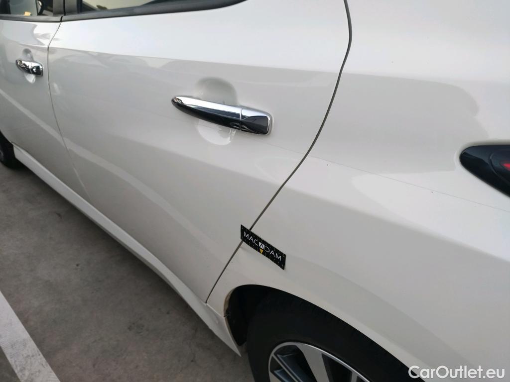  Nissan  Leaf NISSAN  / 2017 / 5P / berlina con portón 40kWh Acenta #9