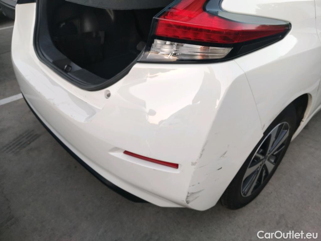  Nissan  Leaf NISSAN  / 2017 / 5P / berlina con portón 40kWh Acenta #35