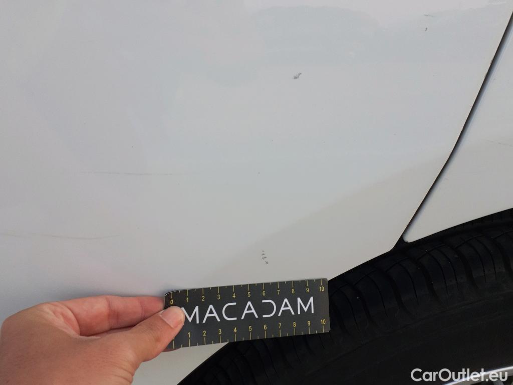  Jaguar  F-PACE JAGUAR  / 2015 / 5P / todoterreno 2.0L i4D 120kW Pure #9