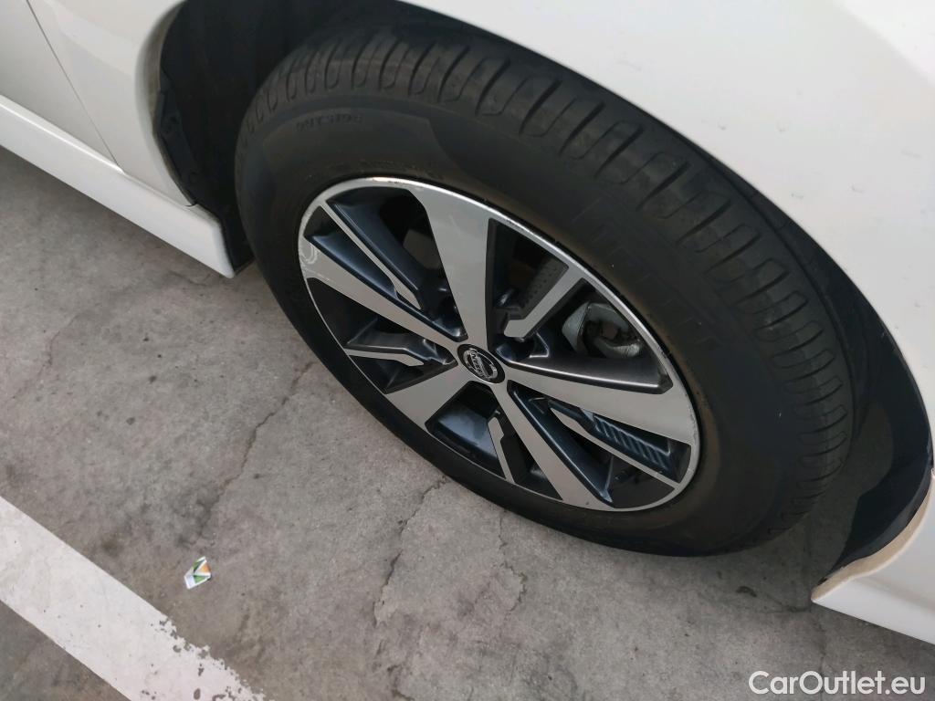  Nissan  Leaf NISSAN  / 2017 / 5P / berlina con portón 40kWh Acenta #1