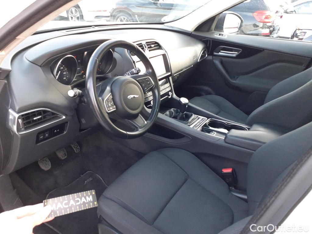  Jaguar  F-PACE JAGUAR  / 2015 / 5P / todoterreno 2.0L i4D 120kW Pure #12