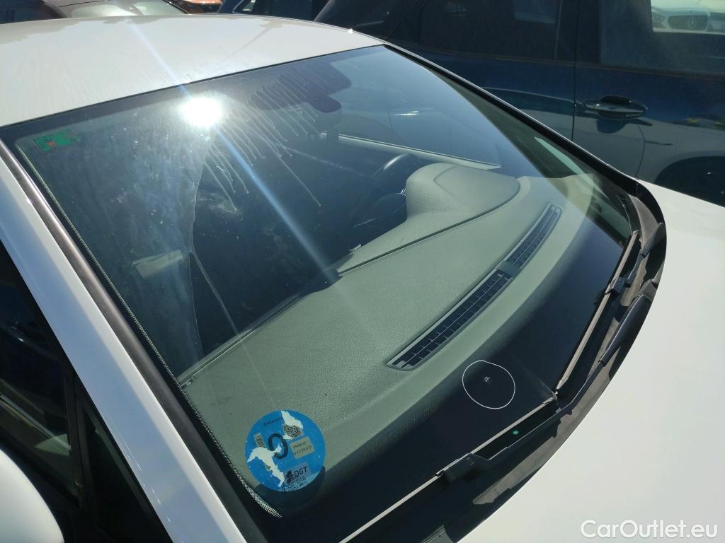  Volkswagen  Golf  VII Berlina e-35kWh #1