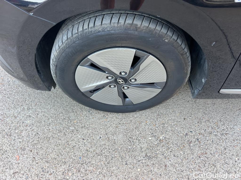  Hyundai   Ioniq HYUNDAI / 2019 / 5P / berlina con portón 1.6 GDI HEV Klass DCT #38