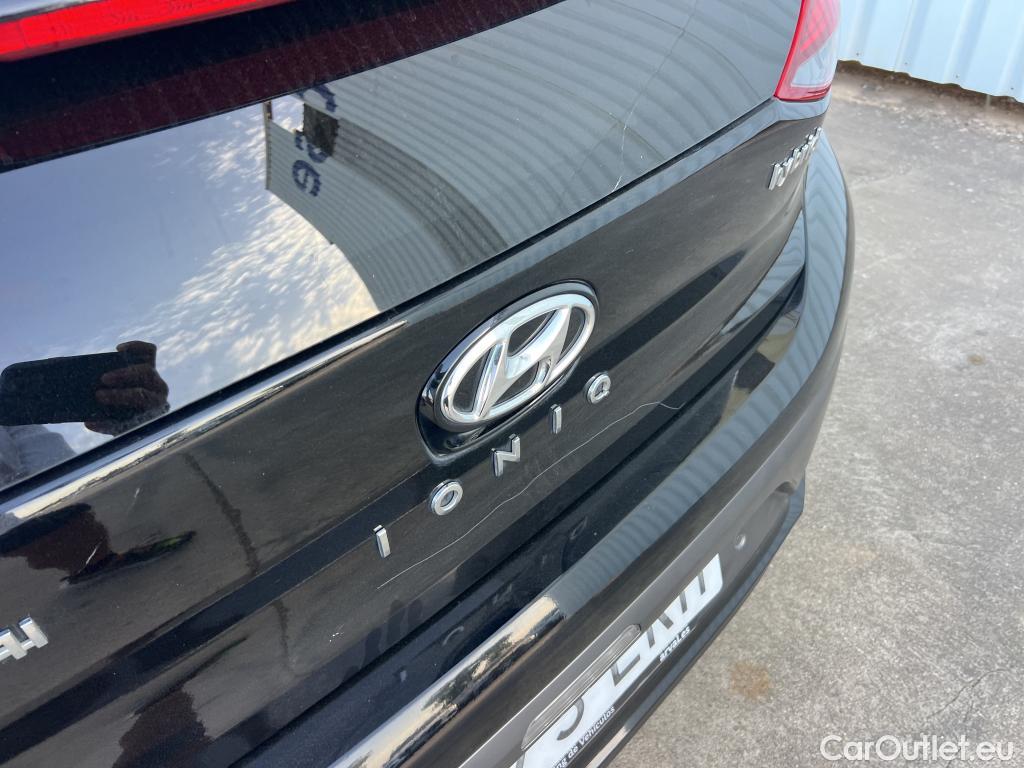  Hyundai   Ioniq HYUNDAI / 2019 / 5P / berlina con portón 1.6 GDI HEV Klass DCT #3
