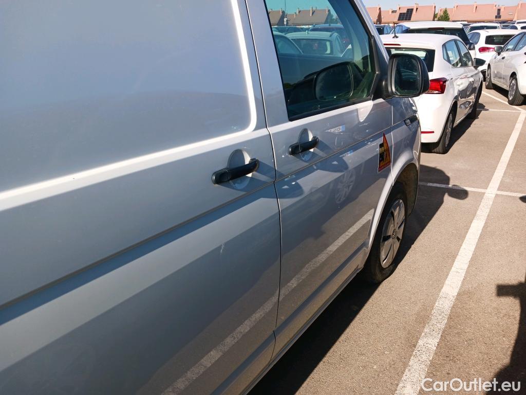  Land Rover  Discovery VOLKSWAGEN Transporter / 2020 / 4P / furgón Furgón Corto TN 2.0 TDI 110kW 4MO #36