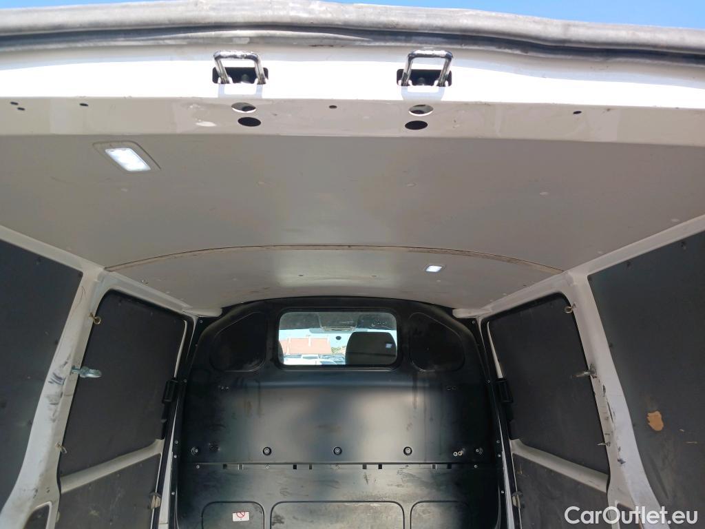 Land Rover  Discovery VOLKSWAGEN Transporter / 2020 / 4P / furgón Furgón Corto TN 2.0 TDI 110kW 4MO #43