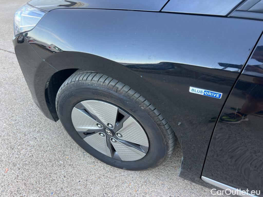  Hyundai   Ioniq HYUNDAI / 2019 / 5P / berlina con portón 1.6 GDI HEV Klass DCT #16