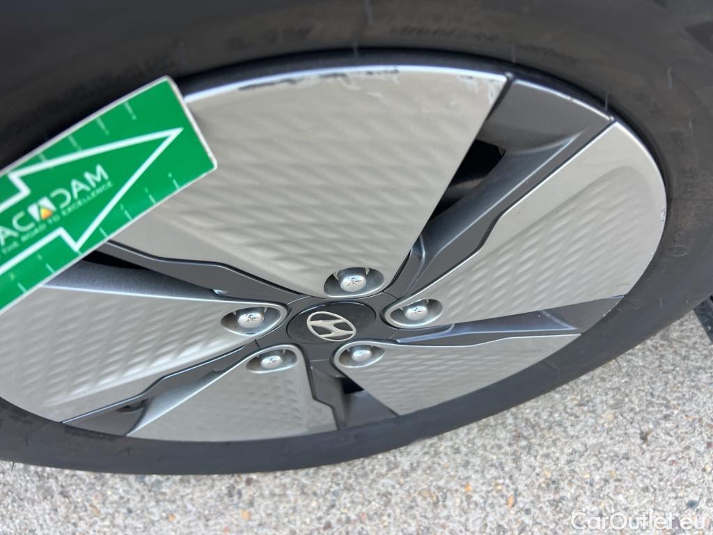  Hyundai   Ioniq HYUNDAI / 2019 / 5P / berlina con portón 1.6 GDI HEV Klass DCT #39