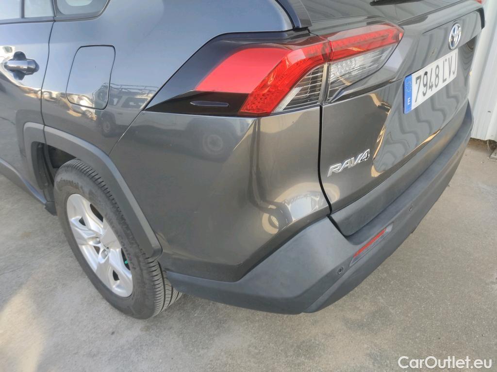  Toyota  RAV4 TOYOTA  / 2018 / 5P / todoterreno 2.5l 220H Business #12