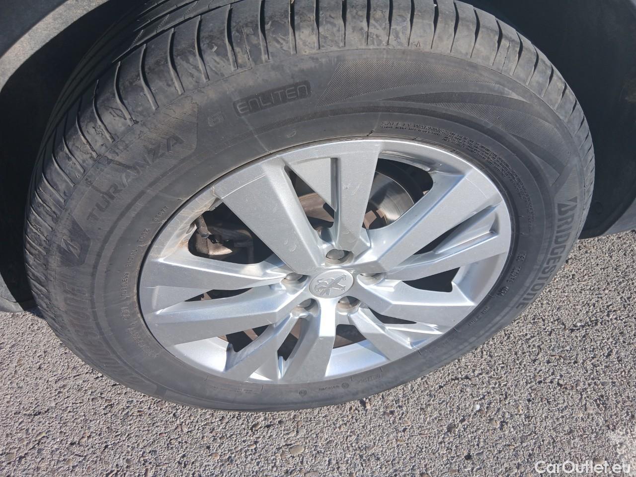  Peugeot  3008  Style 1.5 130CV MT6 #23