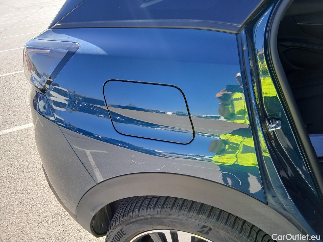  Peugeot  3008  Allure 1.5 HDi 130CV AT8 E6d #41