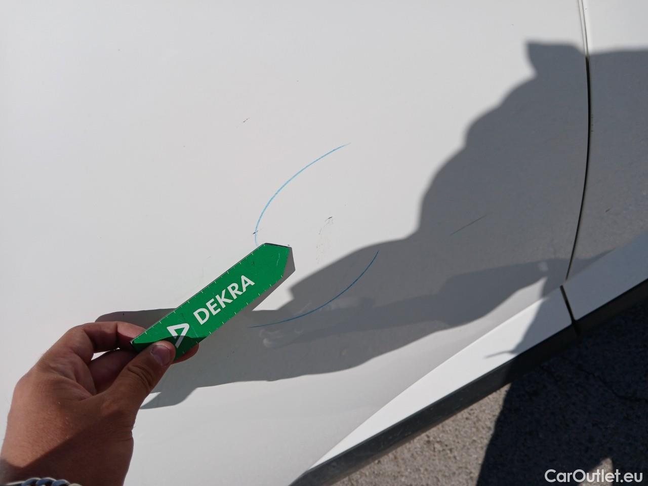  Land Rover  Discovery NISSAN QASHQAI / 2021 / 5P / todoterreno DIG-T 116kW mHEV Xtronic 4x4 N-Connecta #24