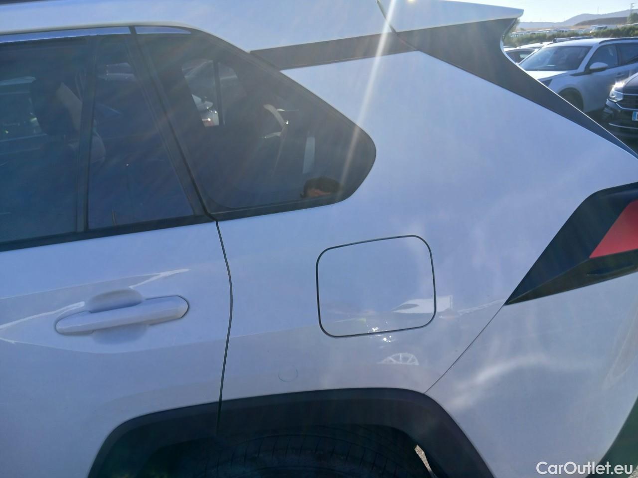  Toyota  RAV4 TOYOTA  / 2018 / 5P / todoterreno 2.5l 220H Advance #24