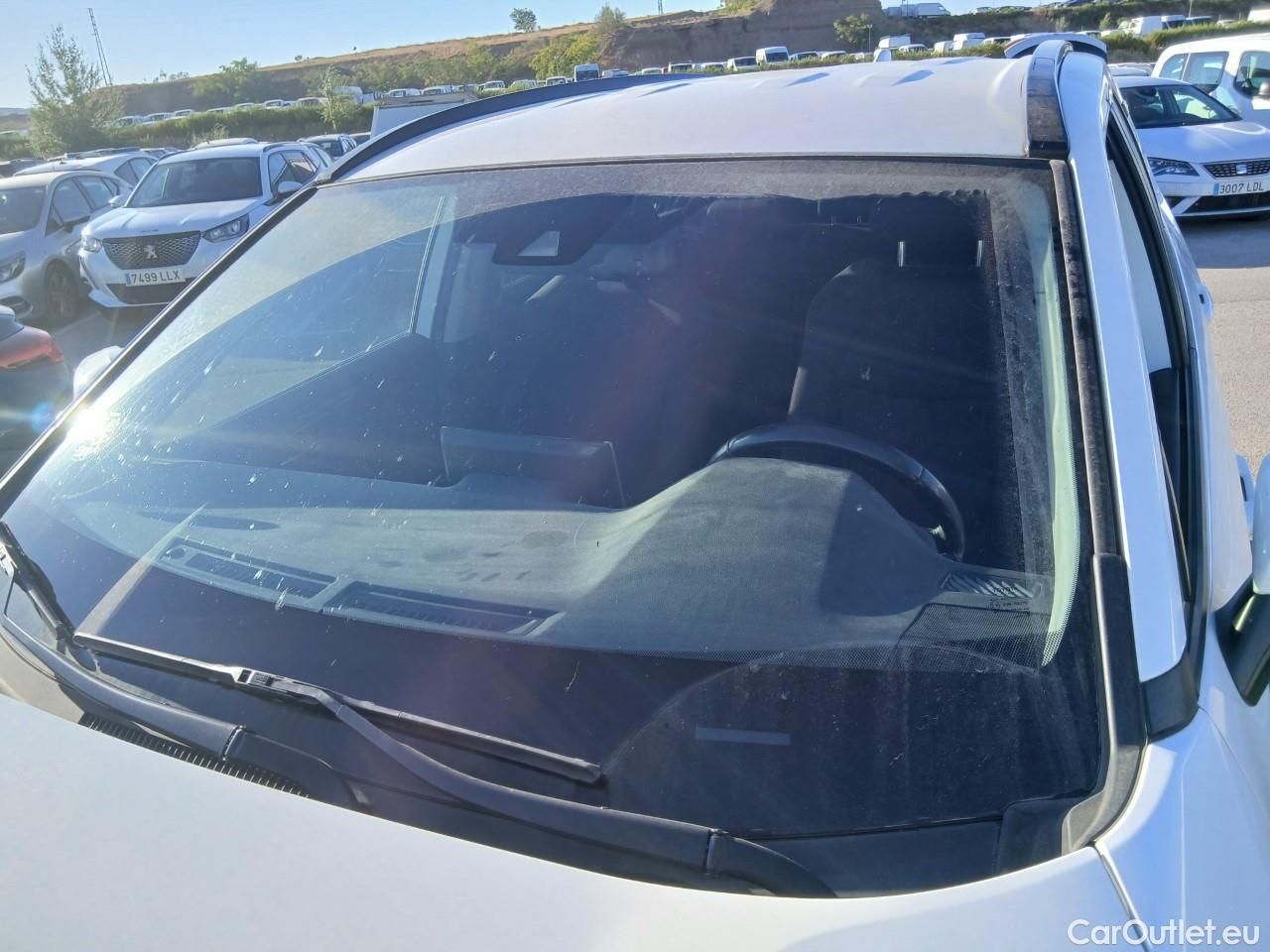  Toyota  RAV4 TOYOTA  / 2018 / 5P / todoterreno 2.5l 220H Advance #11