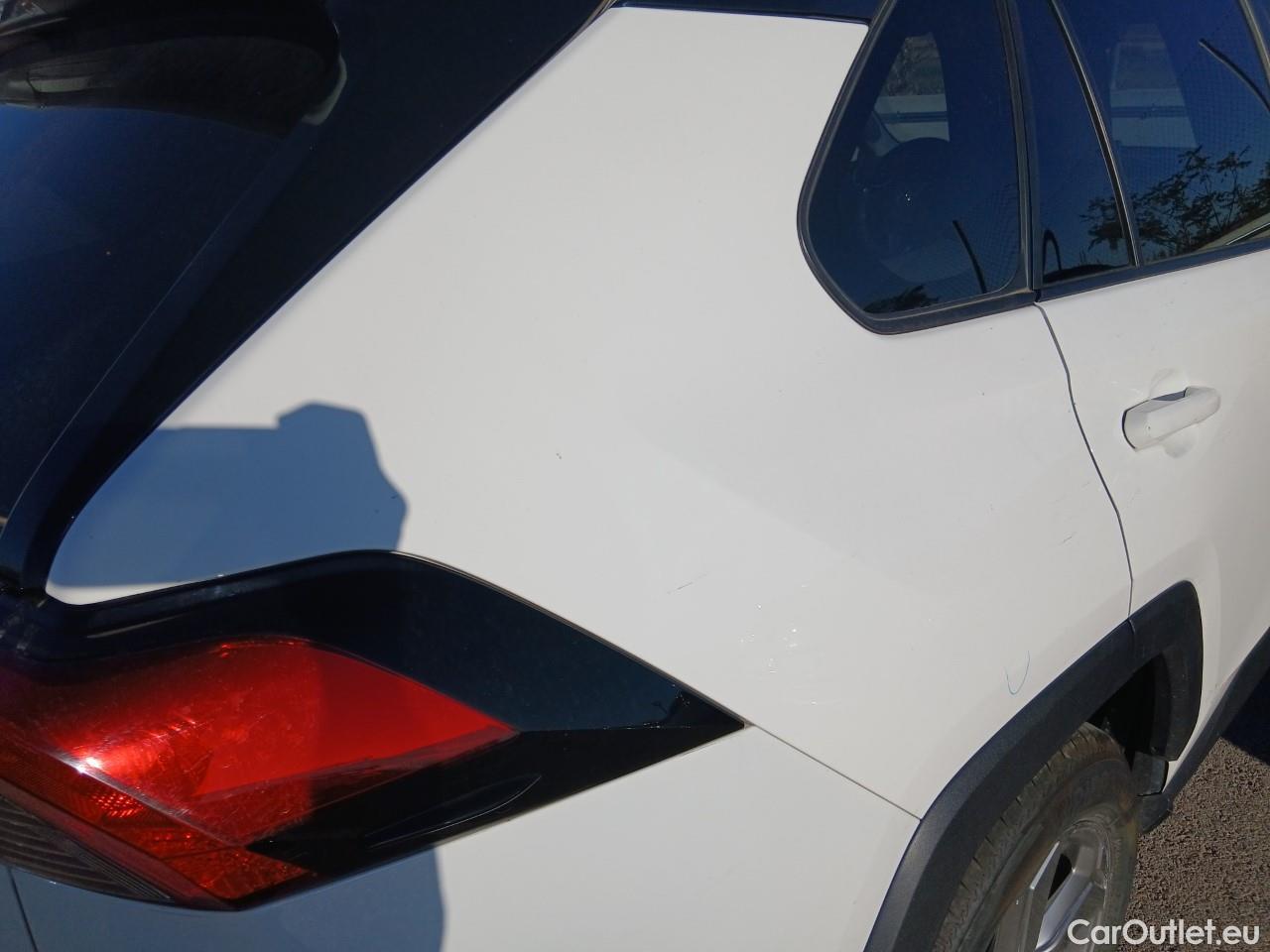 Toyota  RAV4 TOYOTA  / 2018 / 5P / todoterreno 2.5l 220H Advance #39