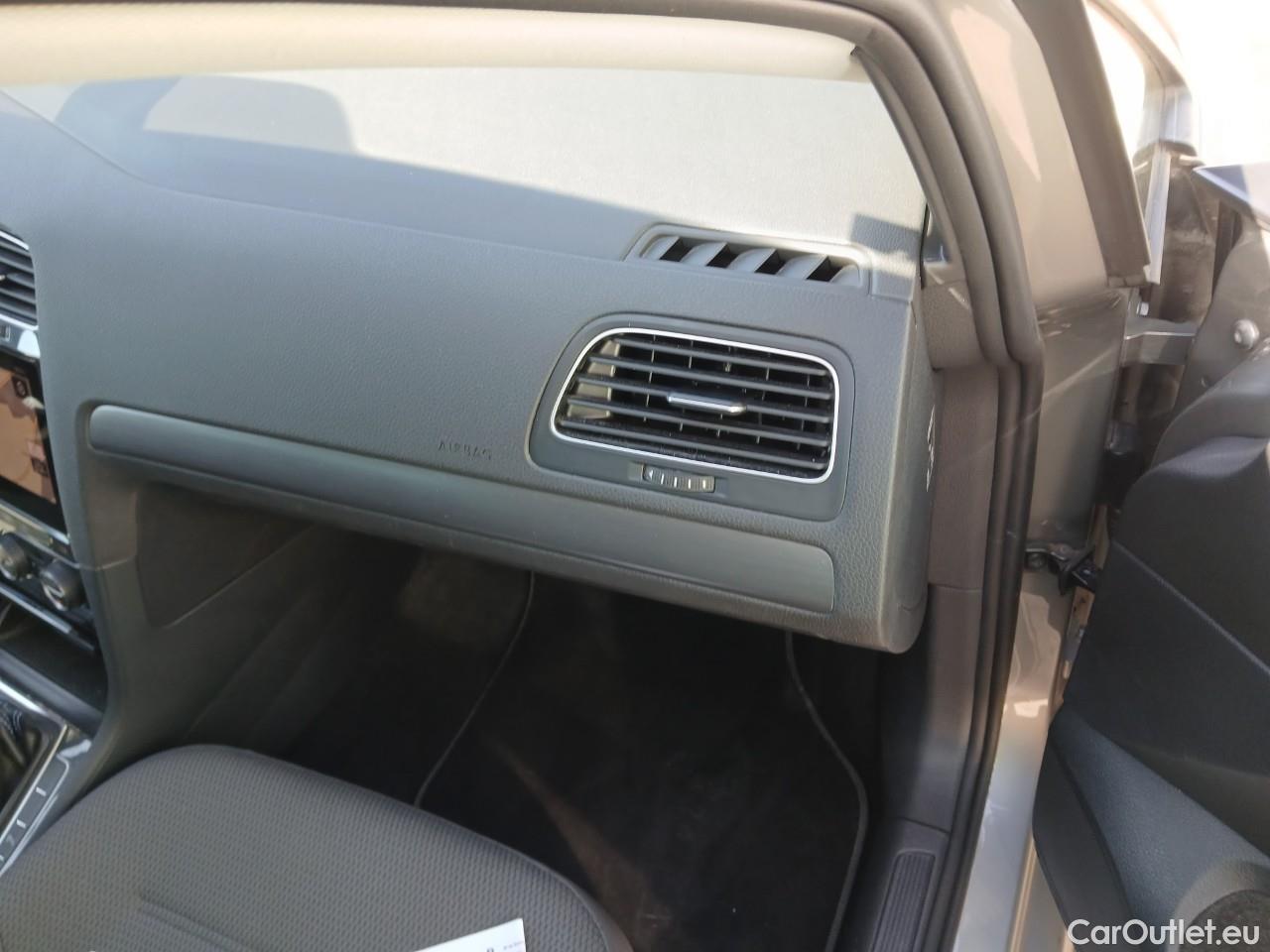  Volkswagen  Golf  VII Berlina e-35kWh #24