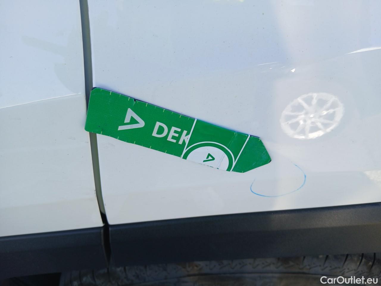  Toyota  RAV4 TOYOTA  / 2018 / 5P / todoterreno 2.5l 220H Advance #23