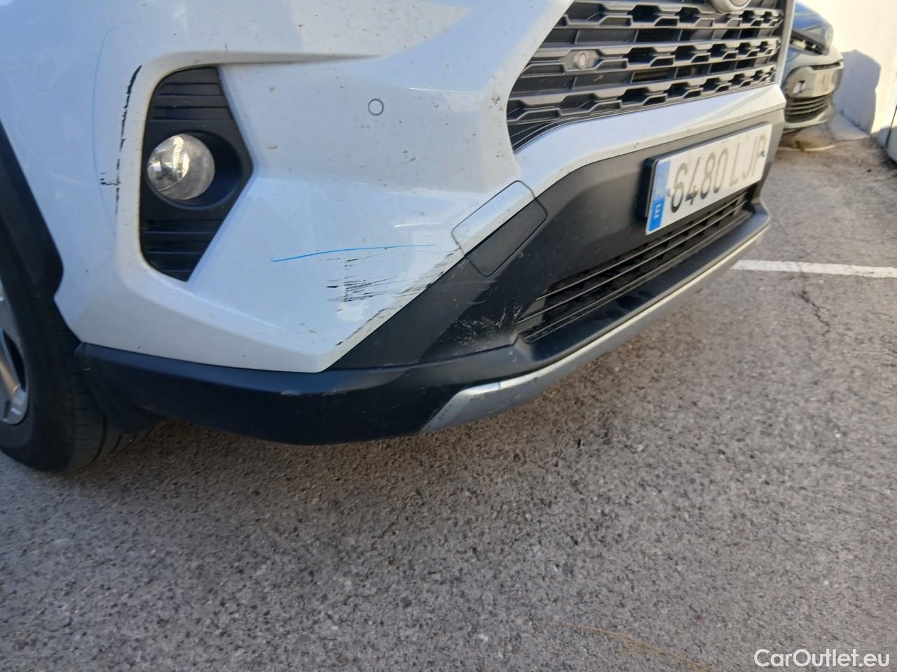  Toyota  RAV4 TOYOTA  / 2018 / 5P / todoterreno 2.5l 220H Advance #8