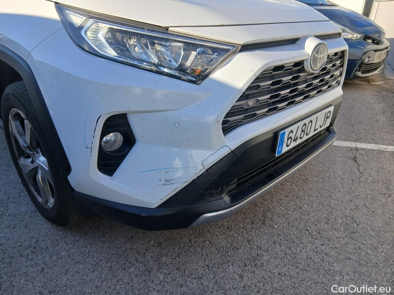  Toyota  RAV4 TOYOTA  / 2018 / 5P / todoterreno 2.5l 220H Advance #1