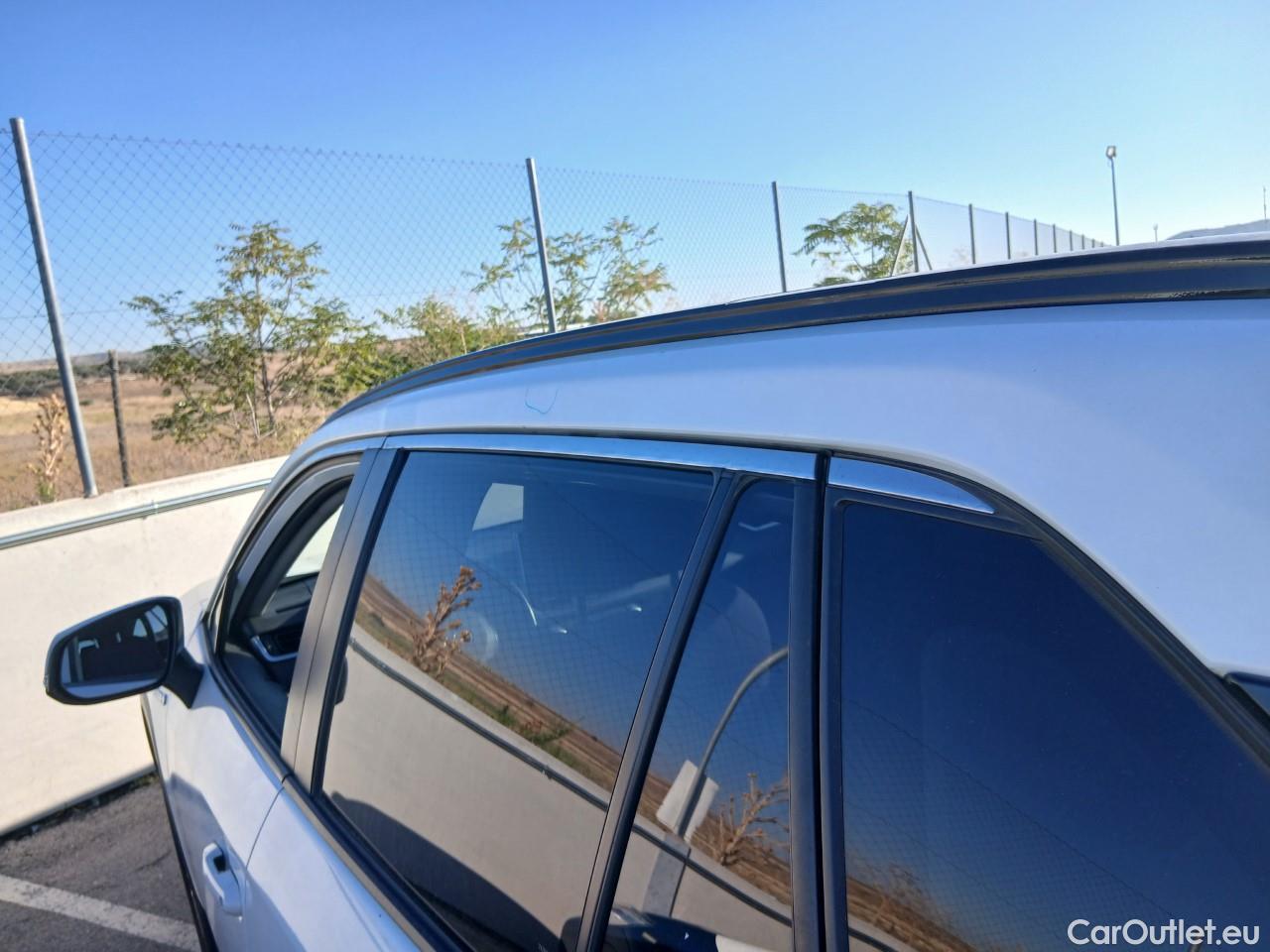 Toyota  RAV4 TOYOTA  / 2018 / 5P / todoterreno 2.5l 220H Advance #25