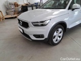  Volvo  XC 40 VOLVO XC40 / 2017 / 5P / SUV T2 GEARTRONIC MOMENTUM PRO #32