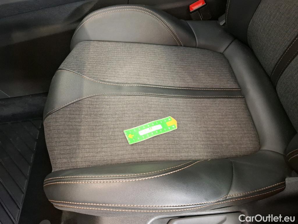  Peugeot  3008  GT Line 1.5 HDi 130CV BVM6 E6dT #11