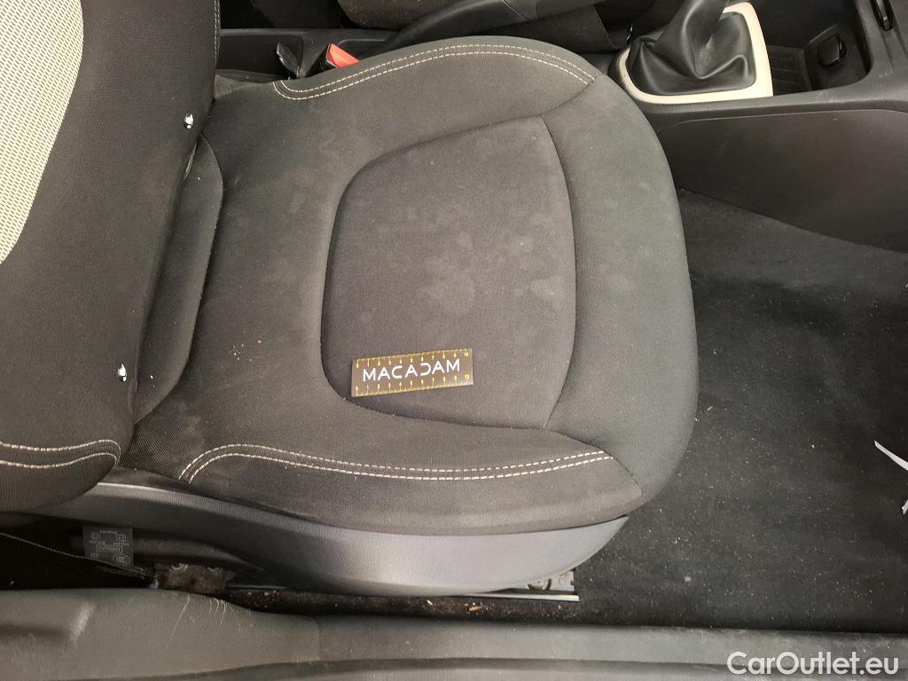  Renault  Captur RENAULT  5p Crossover Business dCi 90 - 18 #48