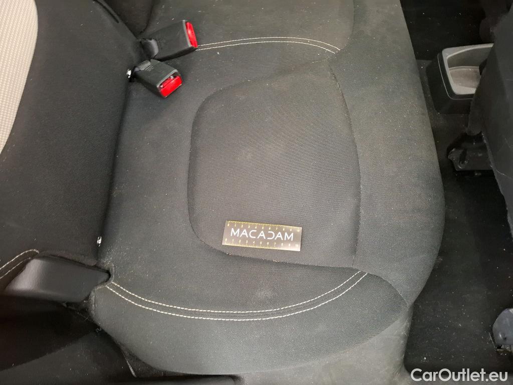  Renault  Captur RENAULT  5p Crossover Business dCi 90 - 18 #50
