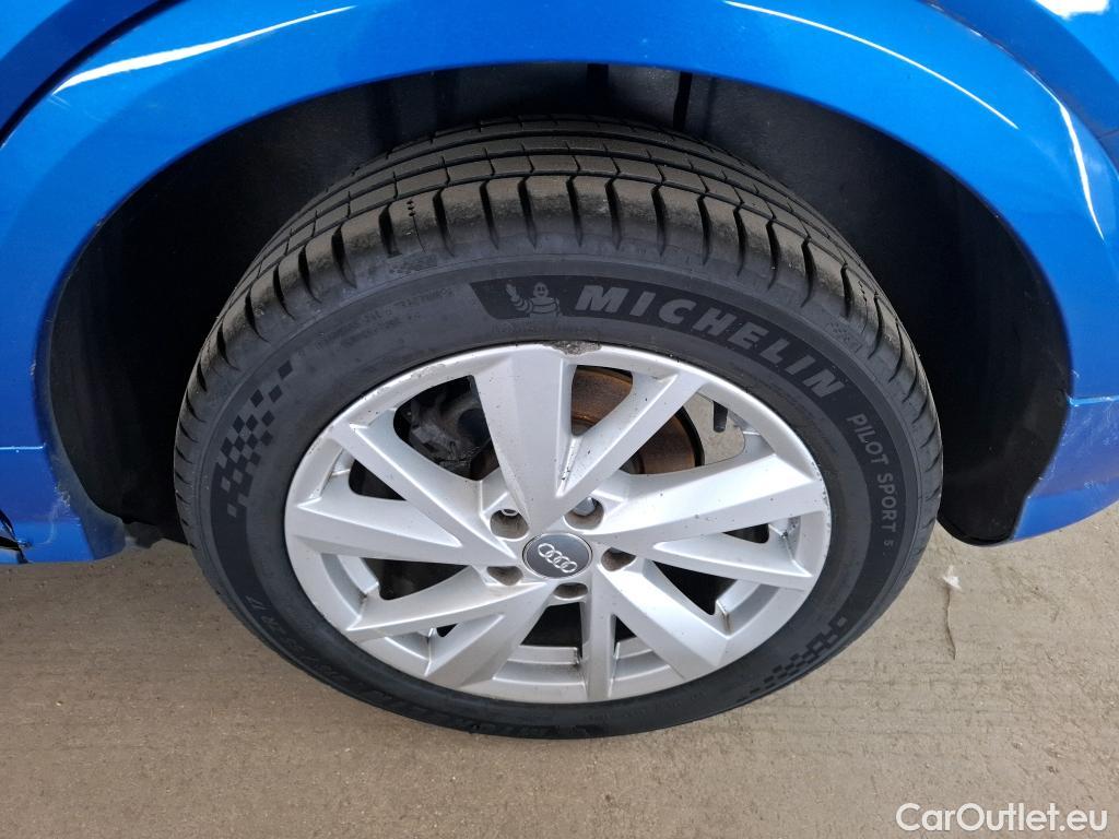  Audi  Q2 AUDI  5p SUV 1.4 TFSI COD 150 S Tronic Sport #37